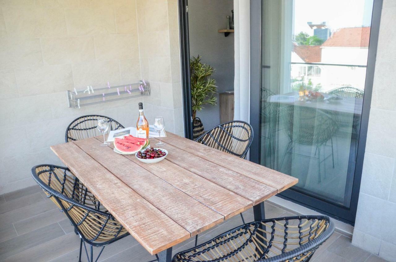 Premium-Designed Apartments Tivat Luaran gambar